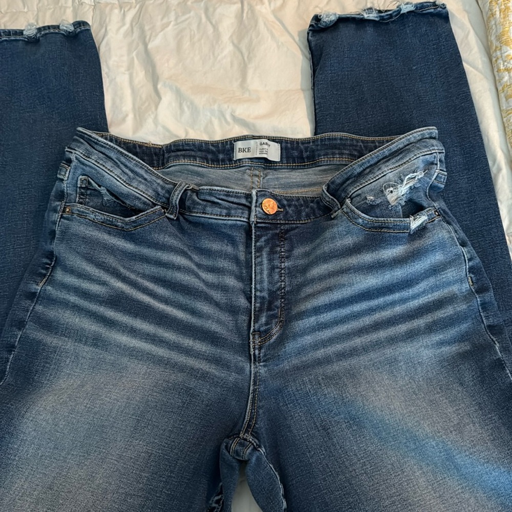 BKE Gabby straight leg jeans lots of stretch curvy fit high-rise size 34